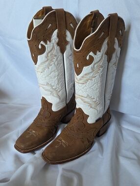 Women's Two-Tone Western Heeled Boots - White & Brown